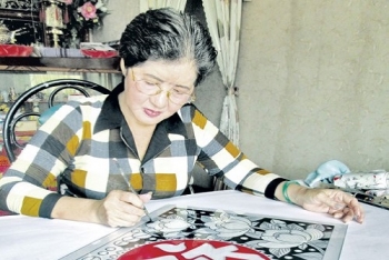 Trăm năm tranh kiếng Bà Vệ