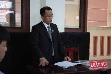 xet xu vu chai nuoc ngot co ruoi luat su dau nhau toa phai hoi y