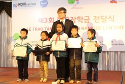 hankum chap canh uoc mo cho hoc sinh ngheo viet nam