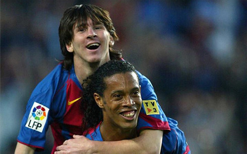 lionel messi ronaldinho muon toi ke thua chiec ao so 10