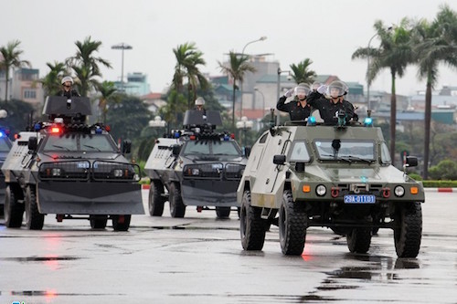 5200 canh sat bo doi tap phuong an bao ve dai hoi dang lan thu 12