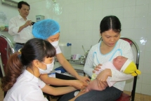 bo y te yeu cau to chuc nhieu diem tiem chung cung thoi gian