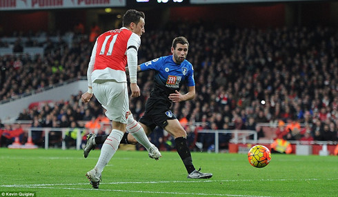danh bai bournemouth arsenal vuon len dan dau premier league