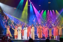 ron rang cac chuong trinh nghe thuat mung tet duong lich