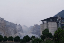 nhieu ho dan to nha may xi mang trung son gay o nhiem moi truong