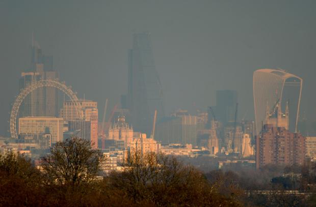 khong chi o bac kinh den london gio cung o nhiem khong khi nang