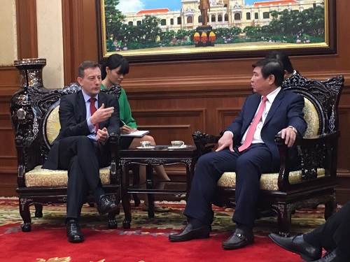 tan dai su phap viet nam la moi truong minh chung cho tinh huu nghi