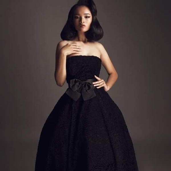 dien mao phong phao cua nguoi mau 14 tuoi gay xon xao lang giai tri viet