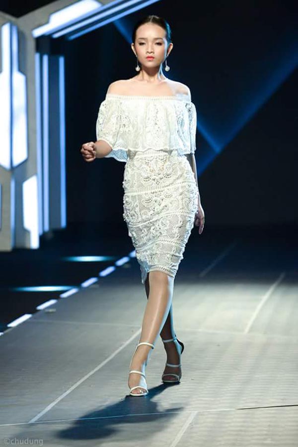 dien mao phong phao cua nguoi mau 14 tuoi gay xon xao lang giai tri viet