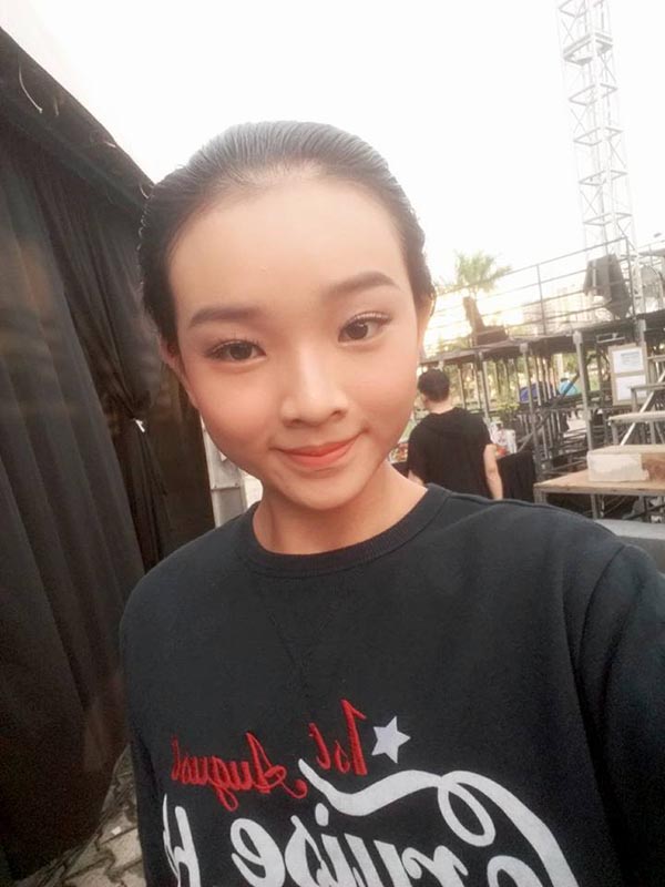 dien mao phong phao cua nguoi mau 14 tuoi gay xon xao lang giai tri viet