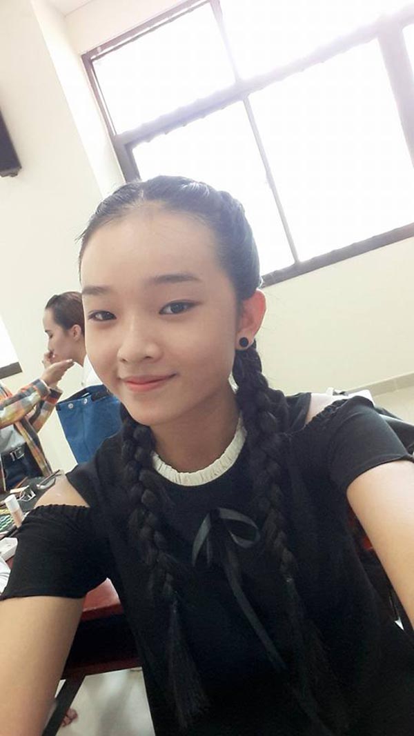 dien mao phong phao cua nguoi mau 14 tuoi gay xon xao lang giai tri viet