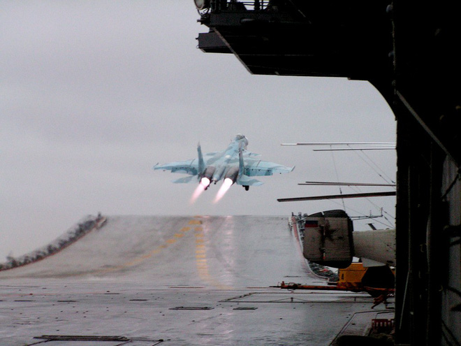 tau san bay noi ho then cua nuoc nga va bai hoc cay dang cho 2 quoc gia chau a