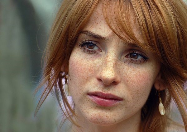 cach tri tan nhang voi cam va bot my