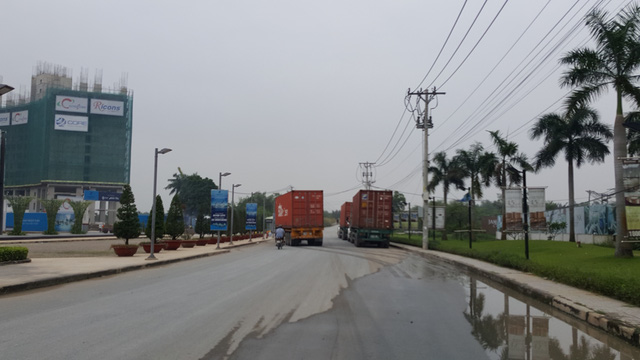 nha cao tang moc len den dau ha tang qua tai den do tphcm dang nghet tho