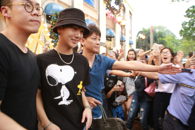fan viet ruot duoi yesung cua nhom super junior