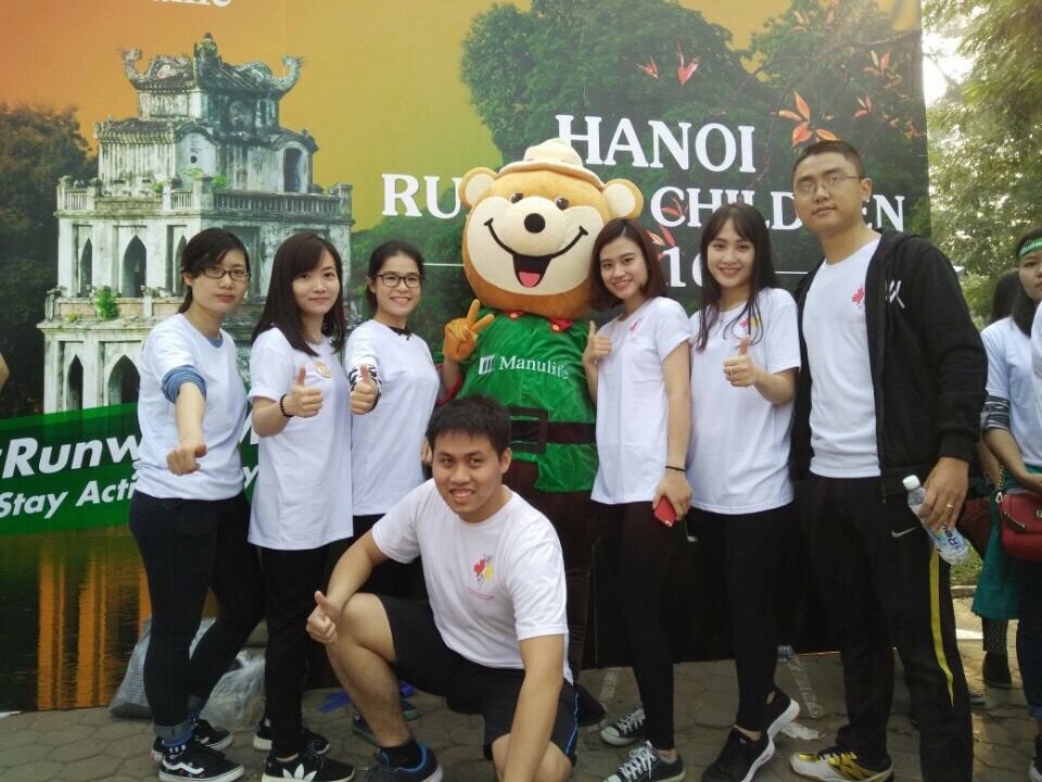 khoang 10000 nguoi tham gia chay vi tre em ha noi 2016