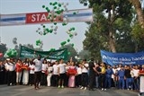 khoang 10000 nguoi tham gia chay vi tre em ha noi 2016