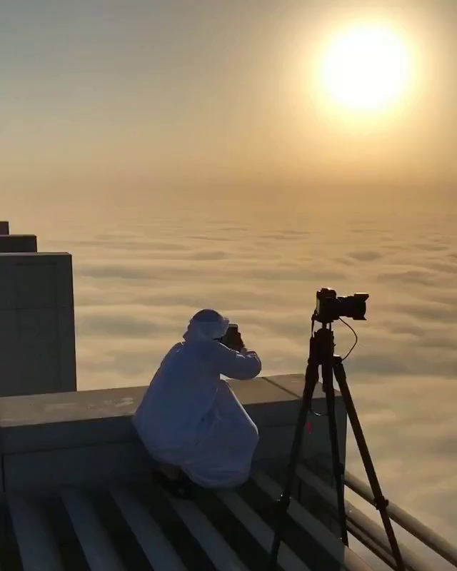 cung thai tu dubai ngam nhin chon bong lai tien canh tai toa nha cao nhat the gioi