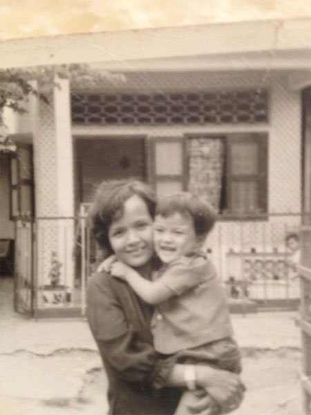 chan dung nguoi me trong cau chuyen buon cua dam vinh hung