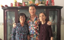 chan dung nguoi me trong cau chuyen buon cua dam vinh hung