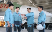vi sao viet nam mua chien dau co nga nhung lai cu phi cong sang an do hoc