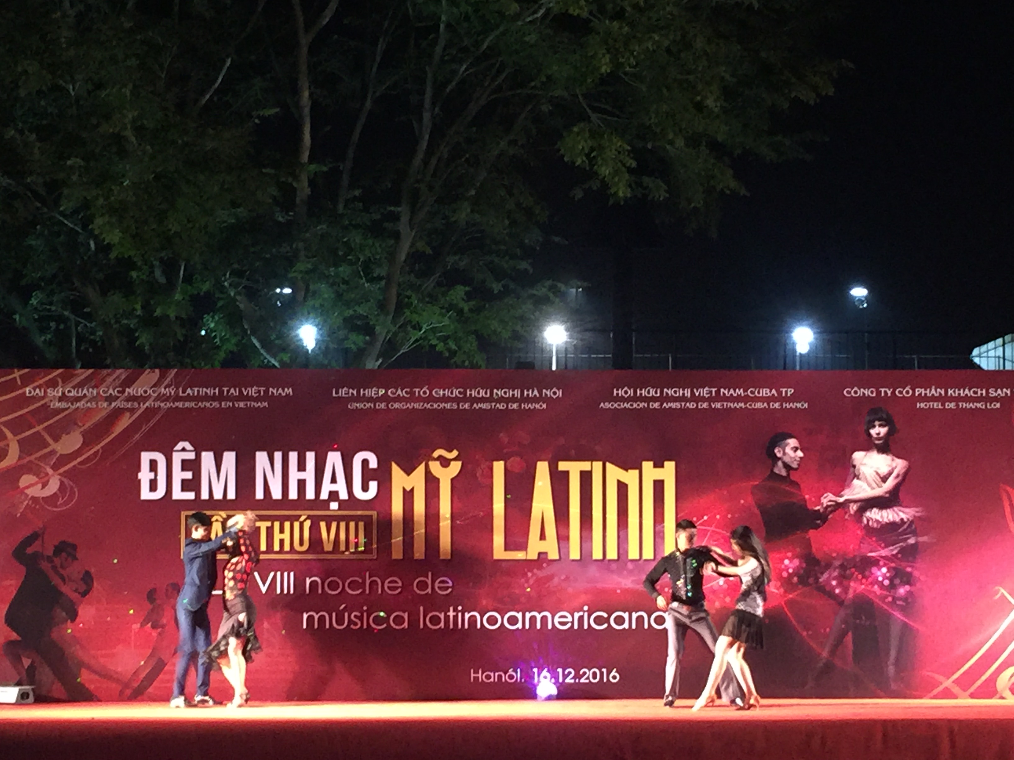 soi dong dem nhac my latinh lan thu viii