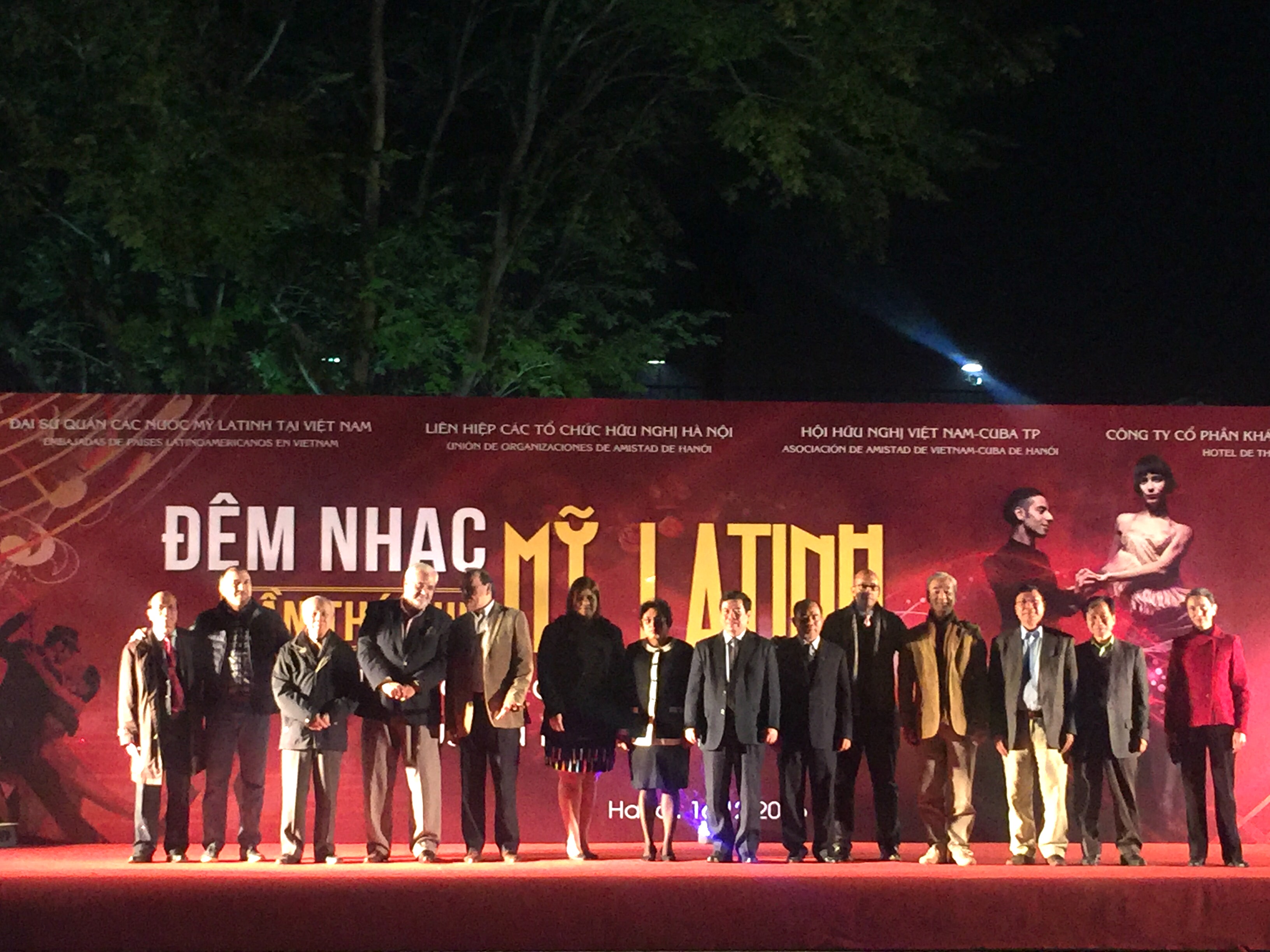 soi dong dem nhac my latinh lan thu viii