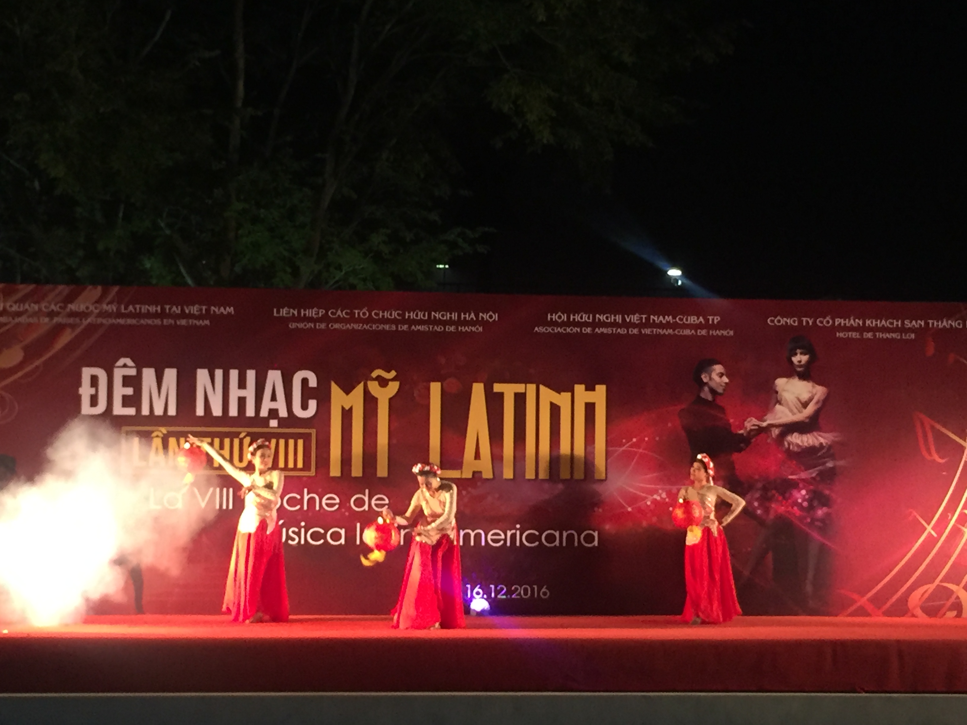 soi dong dem nhac my latinh lan thu viii