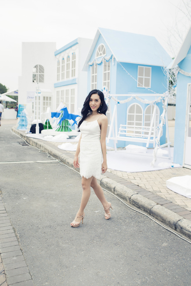 emily trang diem nhe nhang van xinh dep noi bat