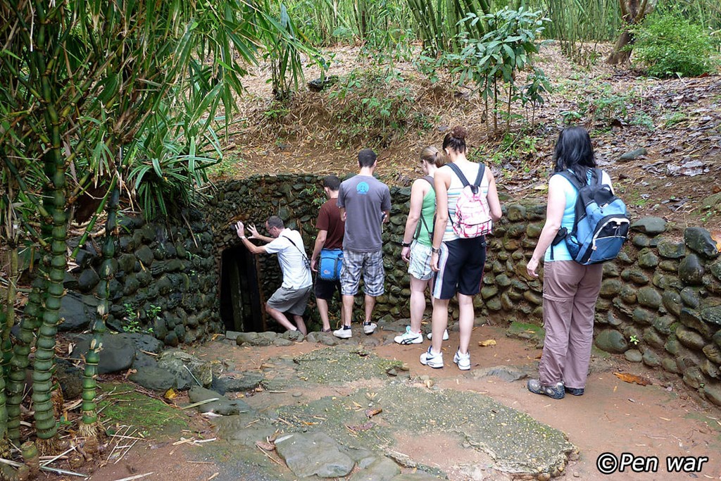 dia dao cu chi lot top nhung dia diem du lich ngam thu vi nhat hanh tinh