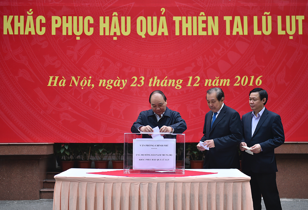 chinh phu phat dong va to chuc quyen gop giup nguoi dan khac phuc thien tai lu lut