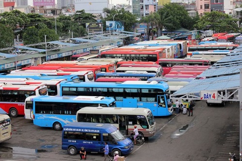 cong khai ten xe khach chen ep tang gia ve dip tet