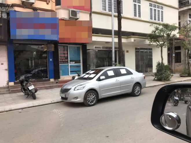 to giay ngu nhu bo dan tren o to va con gian du cua dan mang