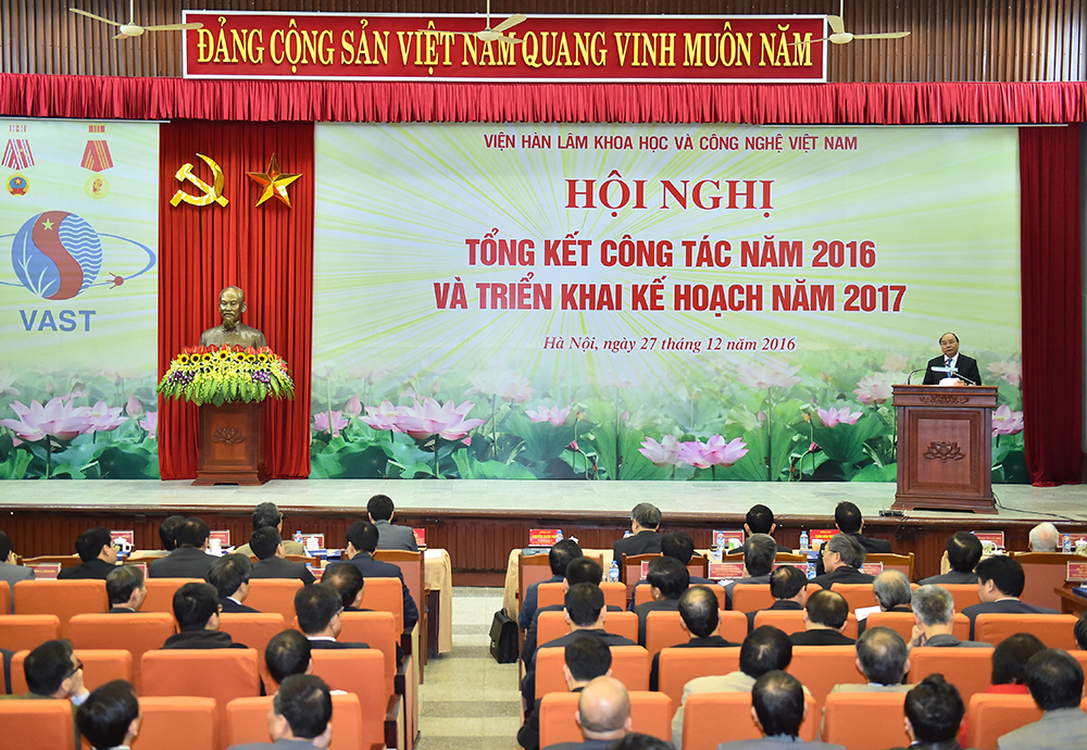 thu tuong khong de tri tue va nen khoa hoc viet nam thua kem tren san nha