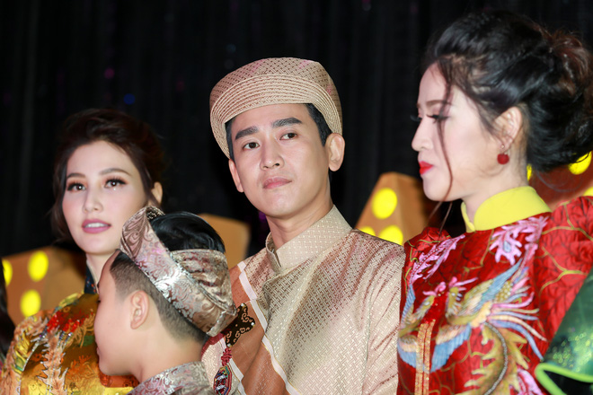 dien vien nhi khoc nuc no khi khong duoc xem phim 16 do chinh minh dong