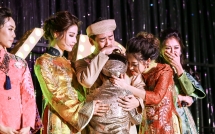 dien vien nhi khoc nuc no khi khong duoc xem phim 16 do chinh minh dong