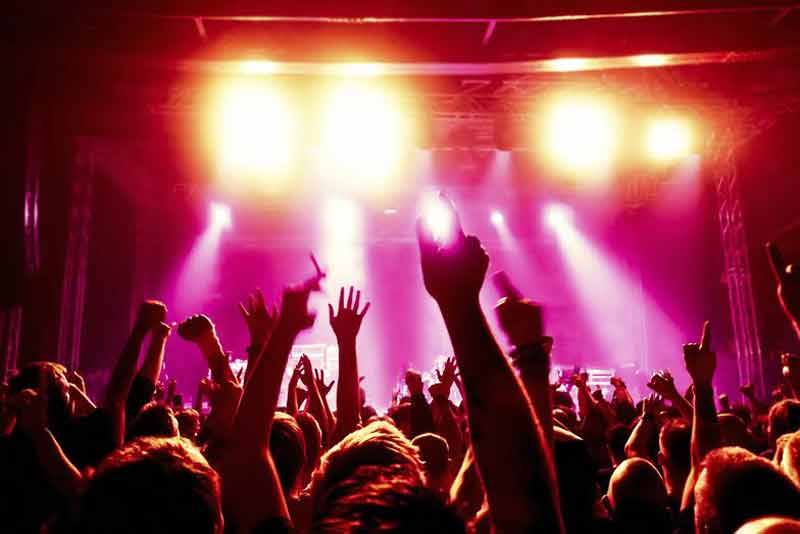 10 dieu hap dan tai le hoi leu trai phong cach du muc dip cuoi nam