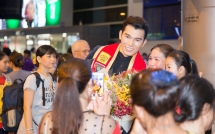 tro ve sau khi gianh ngoi nam vuong quoc te ngoc tinh bi quay kin o san bay