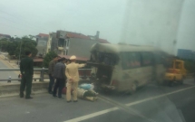 tai nan tren cao toc ha noi lao cai 4 nguoi nhap vien