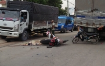 tphcm con gai khoc ngat canh thi the cha sau tai nan giao thong