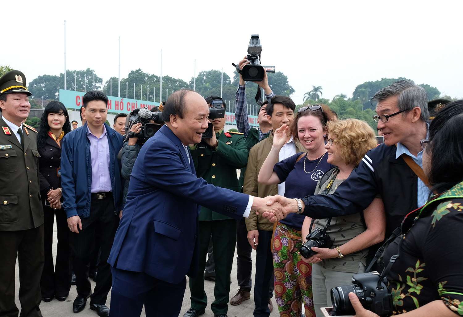 thu tuong kiem tra viec tu bo lang chu tich ho chi minh