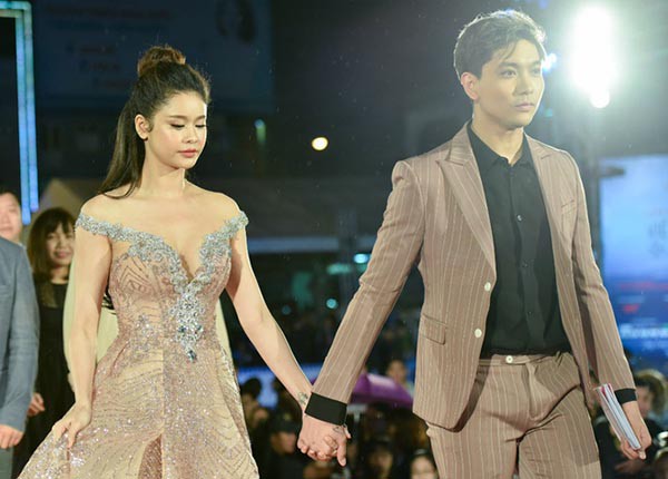 binh minh va tim to tieng xo xat khi giap mat