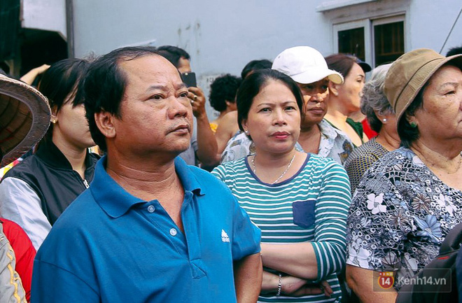 nguoi truc tiep vao nha dap lua run run ca xom cung ung cuu nhung lua qua lon danh bat luc nhin 3 me con chet trong lang im
