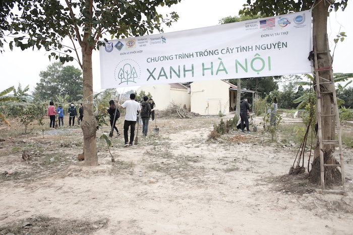 gioi tre ha noi hang hai tham gia trong 1000 cay phu xanh thu do