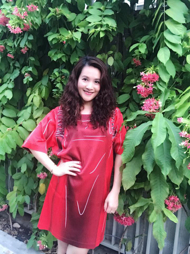 chan dung vo dai gia hon tuoi cua binh minh ngoai xa hoi la nguoi dan ba thep ve nha la lat mem buoc chat