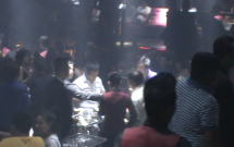 dot kich quan bar o trung tam sai gon khoang 200 dan choi co bieu hien phe ma tuy