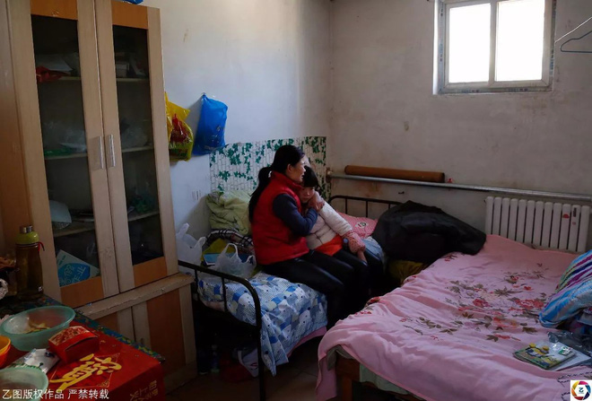 con khong muon tro thanh ganh nang cua bo me khong co con thi van con anh va em ma be gai 14 tuoi muon tu bo tri benh vi gia dinh qua ngheo