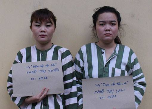 hai nu quai tra tron vao cho hanh nghe moc tui bi nguoi dan binh duong bat giu