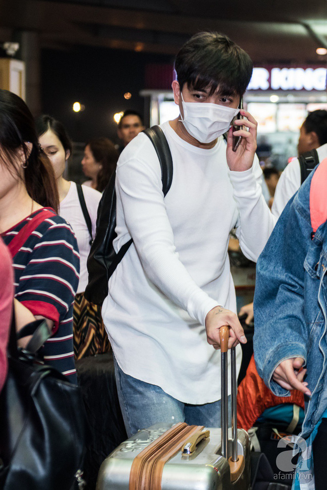 giua tam bao tim xuat hien le bong giua san bay