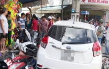 nghi an nguoi phu nu bi bat coc len o to cuop tai san khi dang di cung chong ngay trung tam sai gon